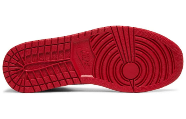 Air Jordan 1 Retro High 'Banned' 2011 432001-001 - Image 4