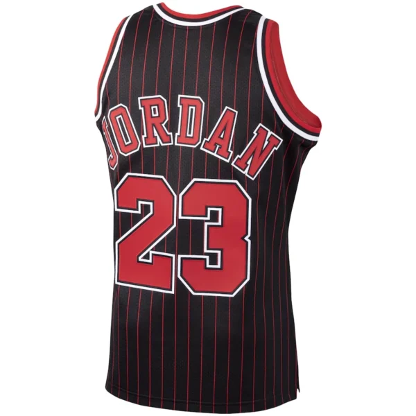 Men’s Michael Jordan #23 Chicago Bulls Jersey – 1996-97 Hardwood Classics Black | Mitchell & Ness Throwback NBA Jersey - Image 3